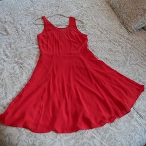 Elegant Express Coral sweetheart detail dress